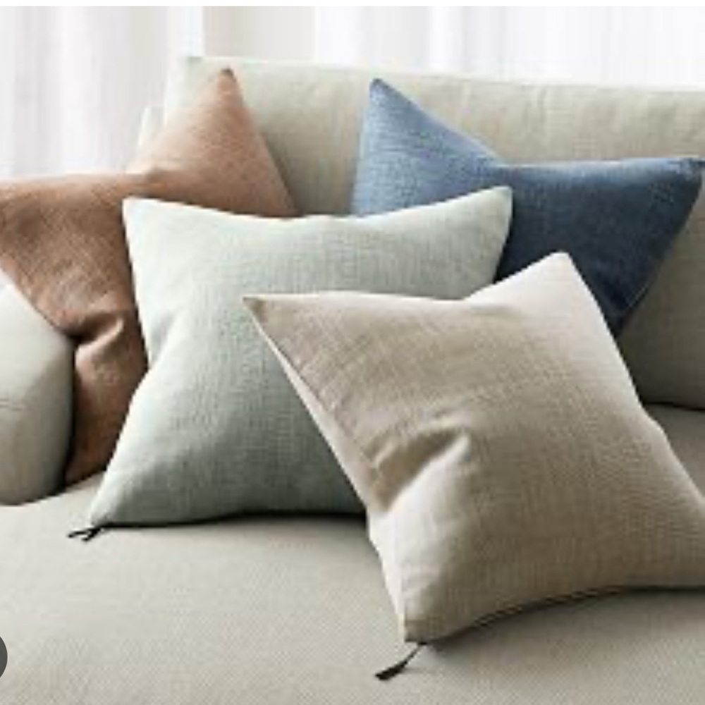 2 Pottery Barn Belgian Linen 24X24” Pillow Covers in Pewter NWT